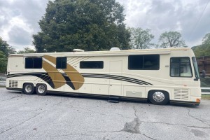 Pre-owned 1998 Newell Newell 45L Class A - Diesel