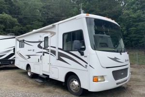 Pre-owned 2013 Itasca Sunstar 26HE Class A - Gas