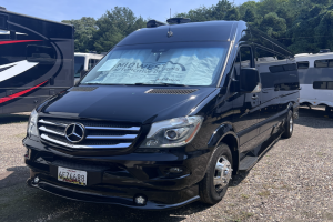 Pre-owned 2019 Midwest Automotive Designs Passage 170 EXT MD4 Lounge Class B