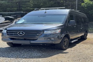 Pre-owned 2024 Thor Sanctuary 19L Class B