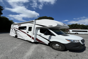 Pre-owned 2024 Thor Coleman 24CL Class C