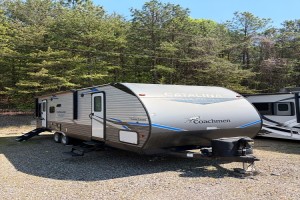 Pre-owned 2021 Coachmen Catalina Legacy 263RLS Travel Trailer