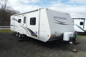 Pre-owned 2012 Jayco Jay Feather Ultra Lite 254 Travel Trailer